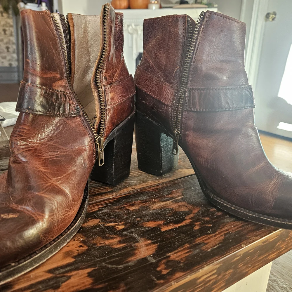 Freebird by Steven Distressed Brown Ankle BOLO Boots - Picture 4 of 7